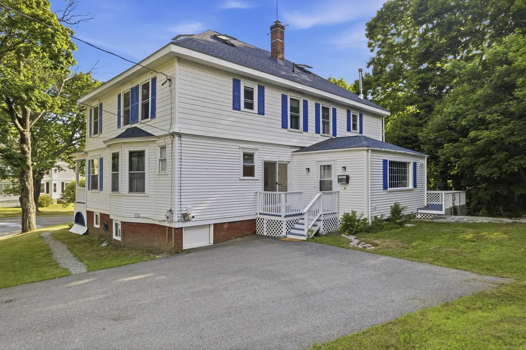 16 Eastern Avenue Boothbay Harbor ME 04538