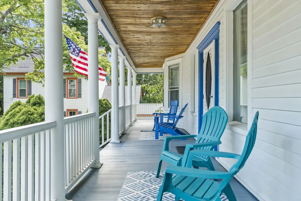 16 Eastern Avenue Boothbay Harbor ME 04538