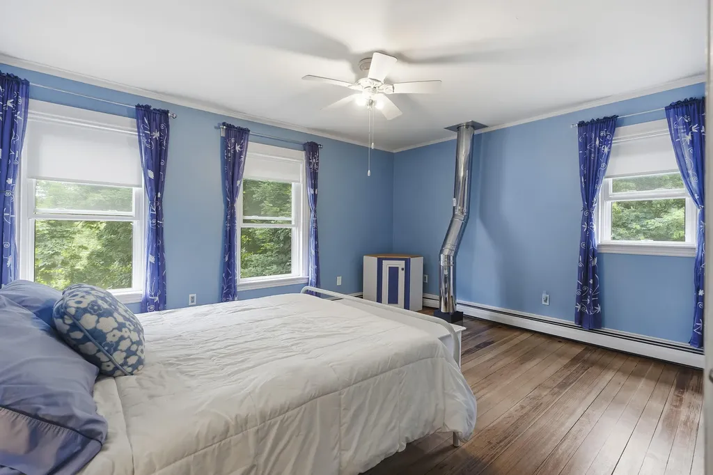 16 Eastern Avenue Boothbay Harbor ME 04538