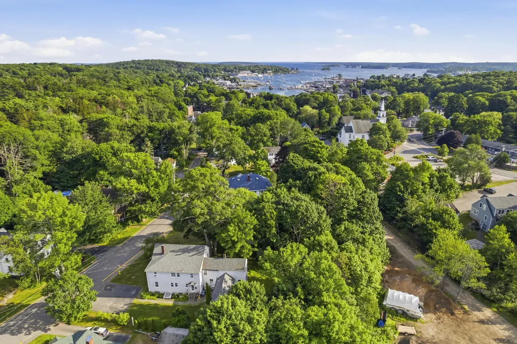 16 Eastern Avenue Boothbay Harbor ME 04538