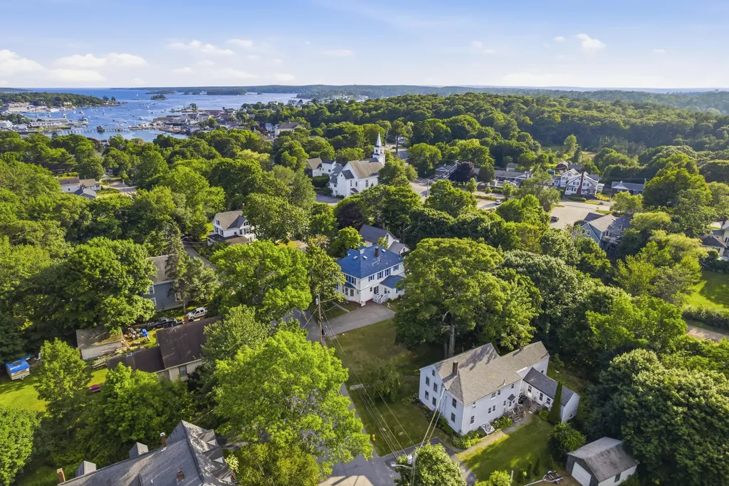 16 Eastern Avenue Boothbay Harbor ME 04538