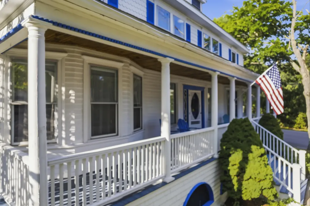 16 Eastern Avenue Boothbay Harbor ME 04538