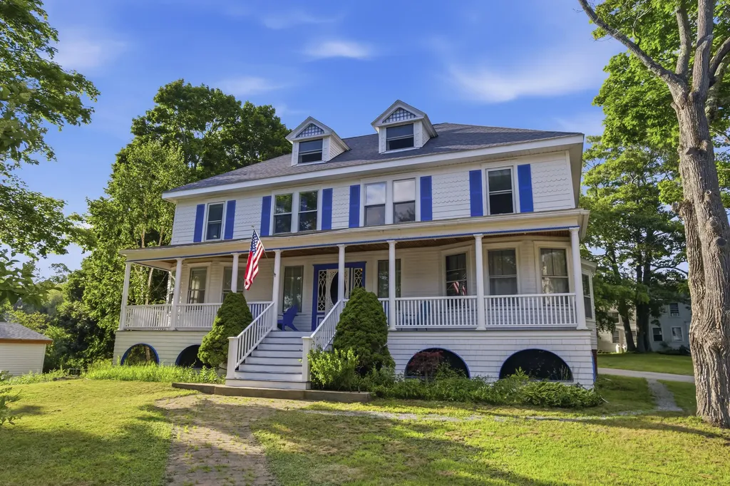 16 Eastern Avenue Boothbay Harbor ME 04538