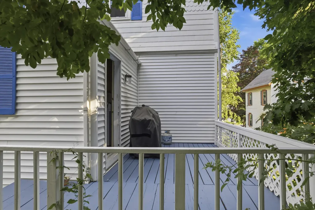 16 Eastern Avenue Boothbay Harbor ME 04538