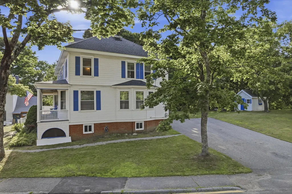 16 Eastern Avenue Boothbay Harbor ME 04538
