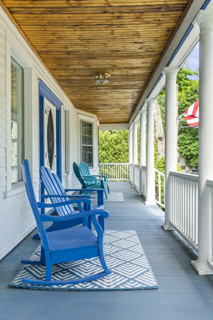 16 Eastern Avenue Boothbay Harbor ME 04538