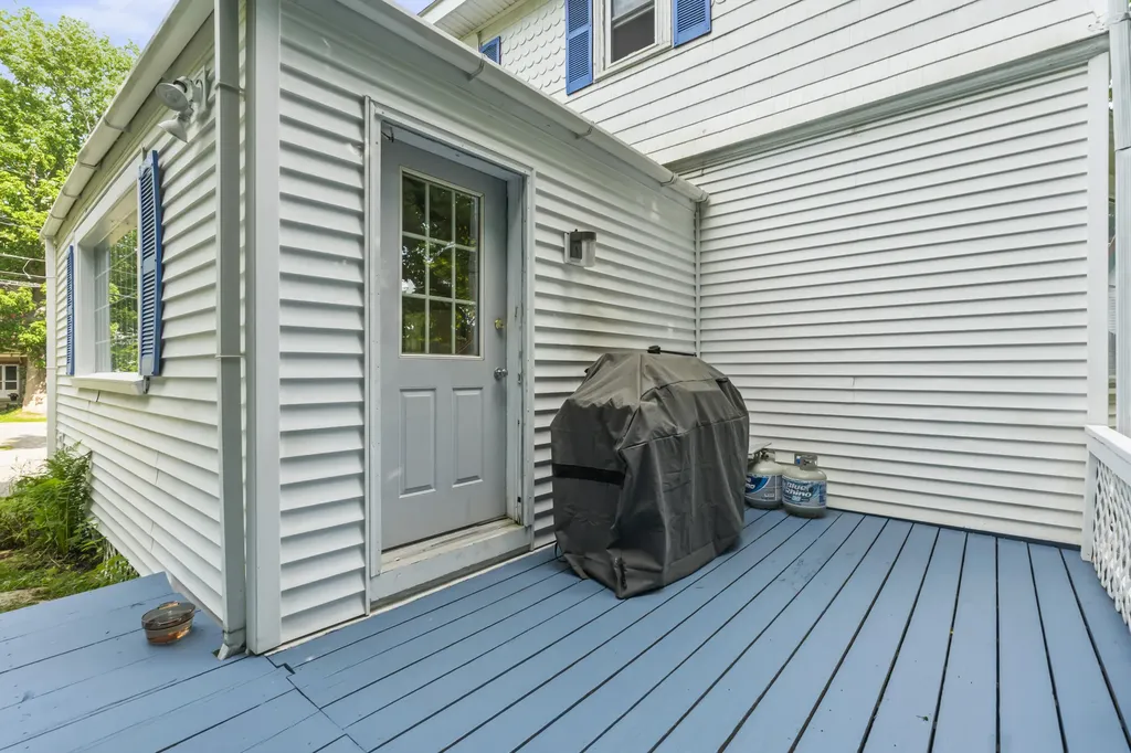 16 Eastern Avenue Boothbay Harbor ME 04538