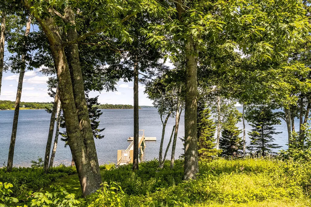 37 Harbor Drive Lincolnville ME 04849