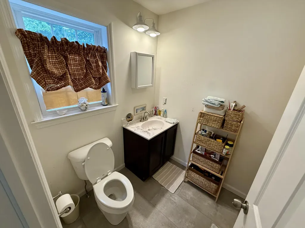 146 Federal Street Wiscasset ME 04578