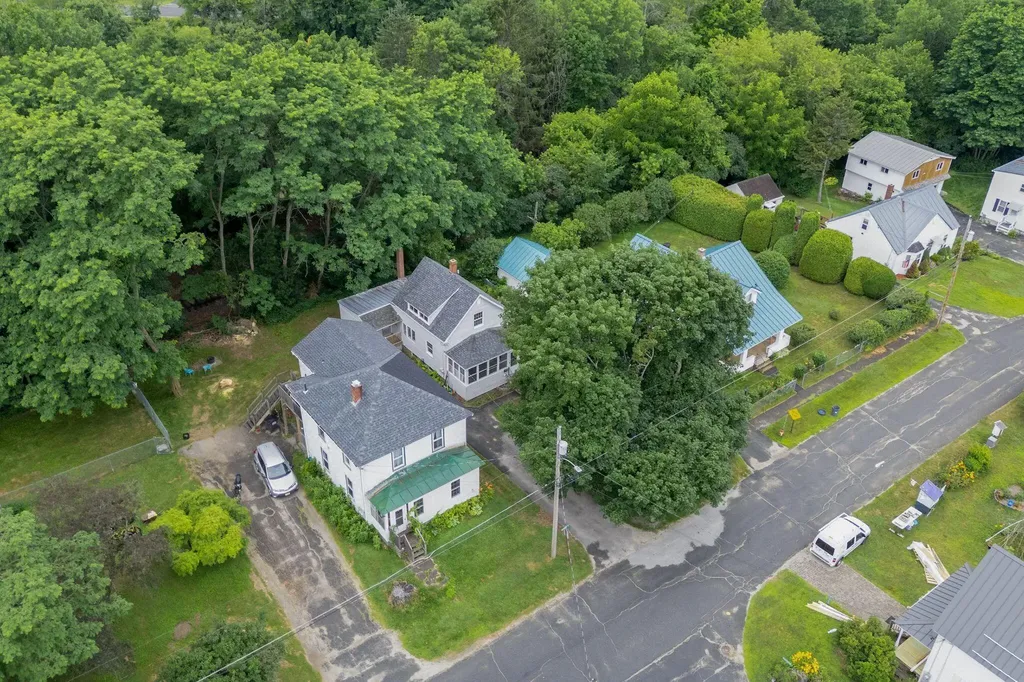 54 Edgemont Avenue Waterville ME 04901