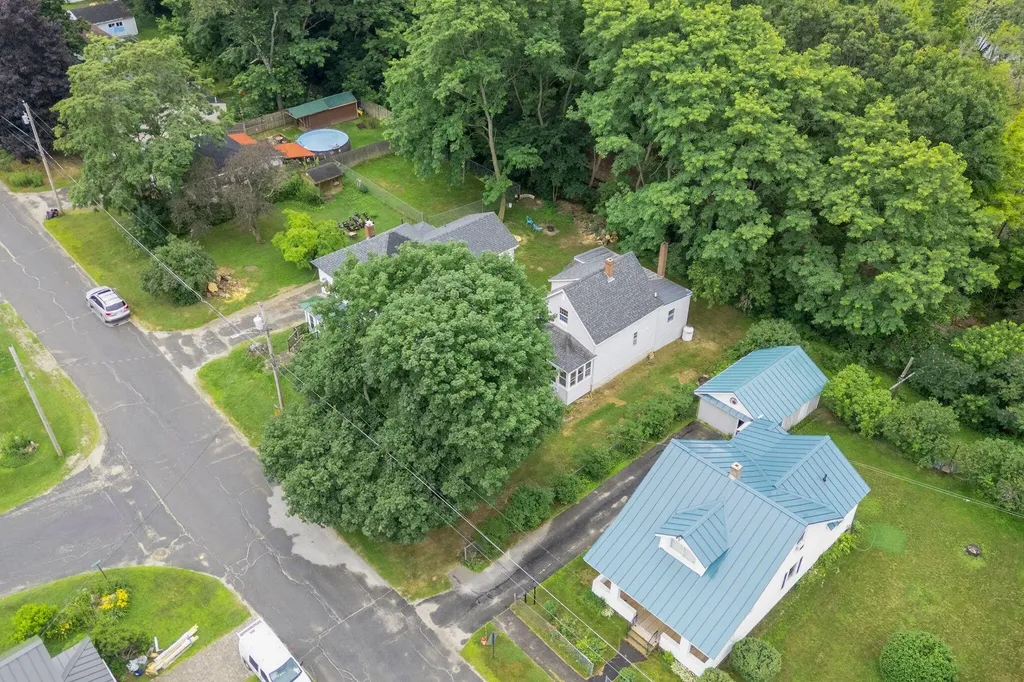 54 Edgemont Avenue Waterville ME 04901