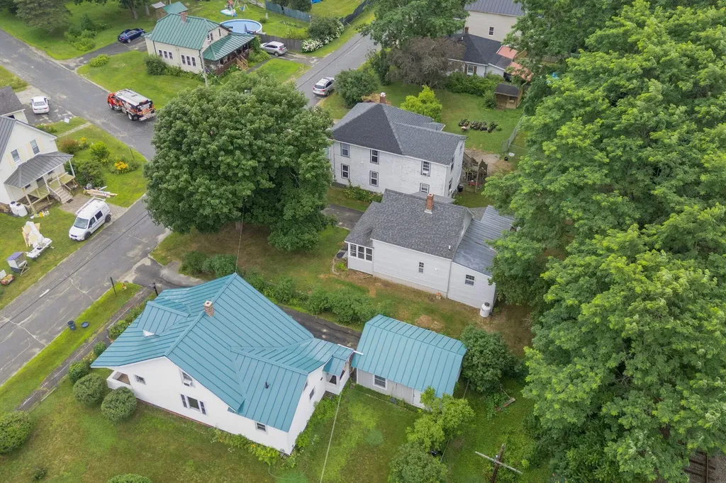 54 Edgemont Avenue Waterville ME 04901