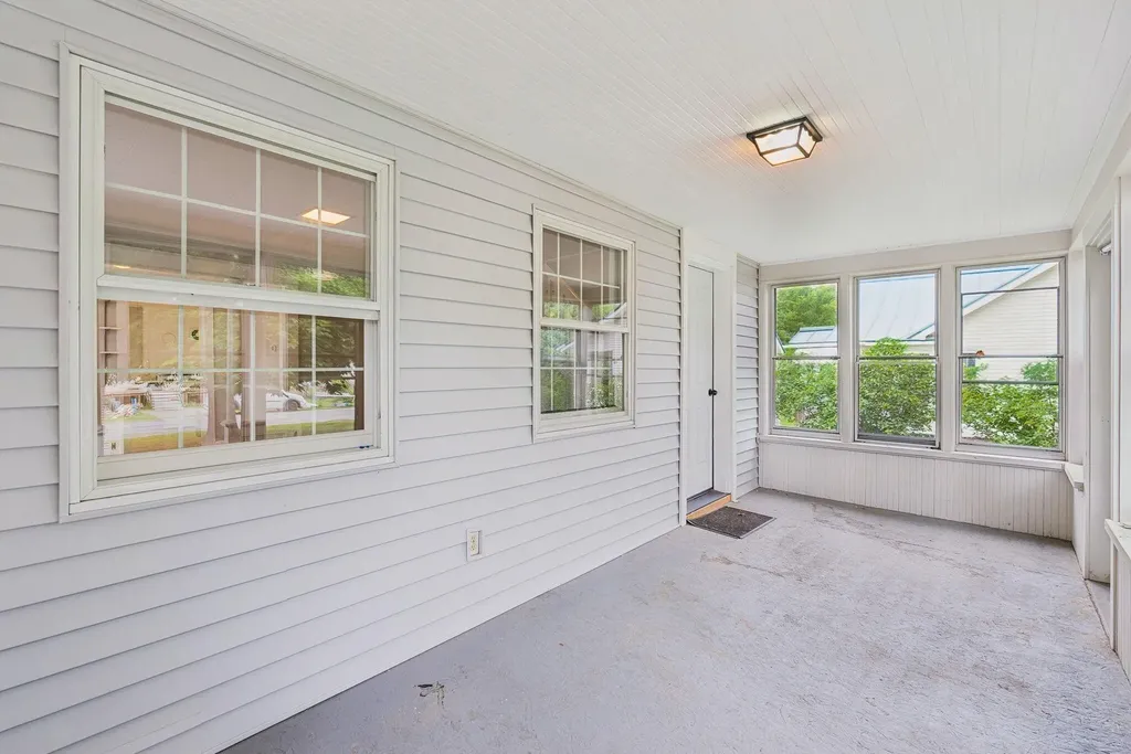 54 Edgemont Avenue Waterville ME 04901