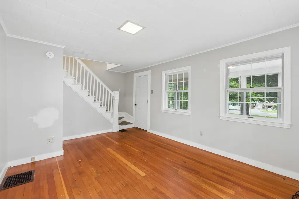 54 Edgemont Avenue Waterville ME 04901