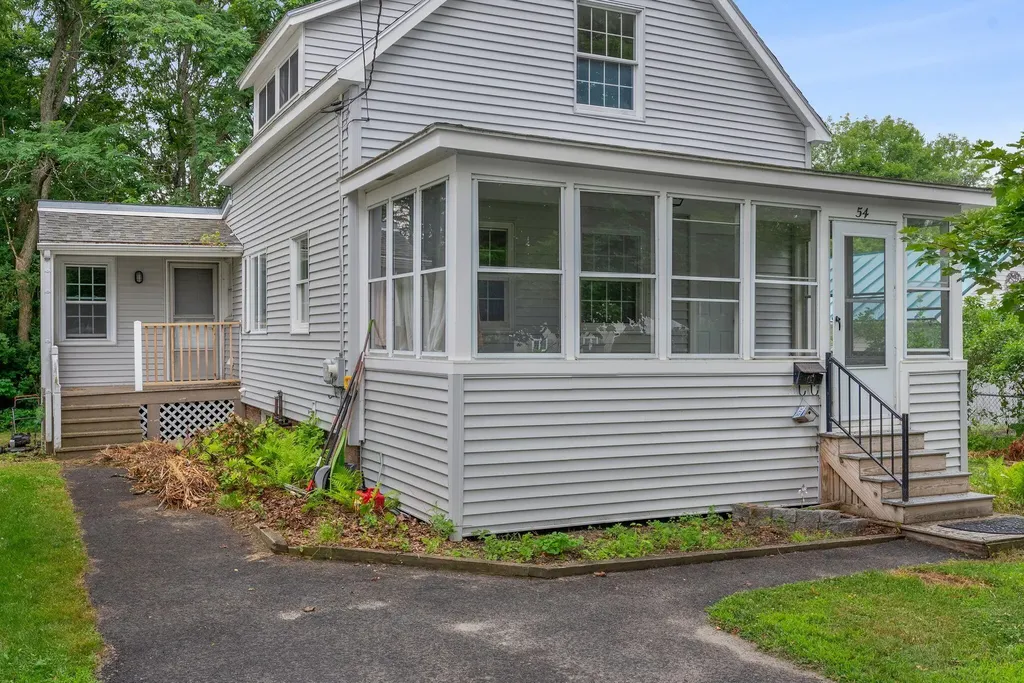 54 Edgemont Avenue Waterville ME 04901