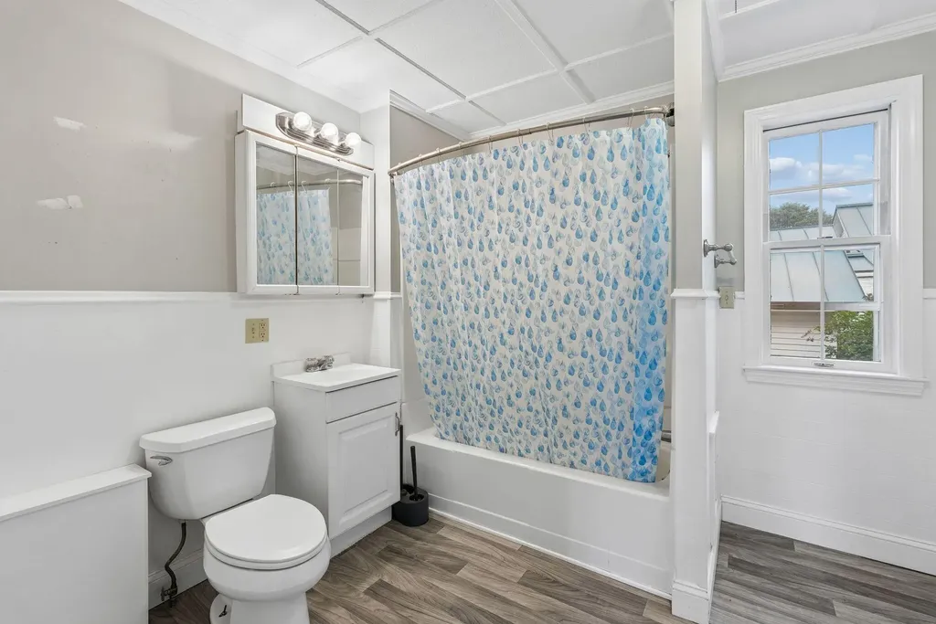 54 Edgemont Avenue Waterville ME 04901