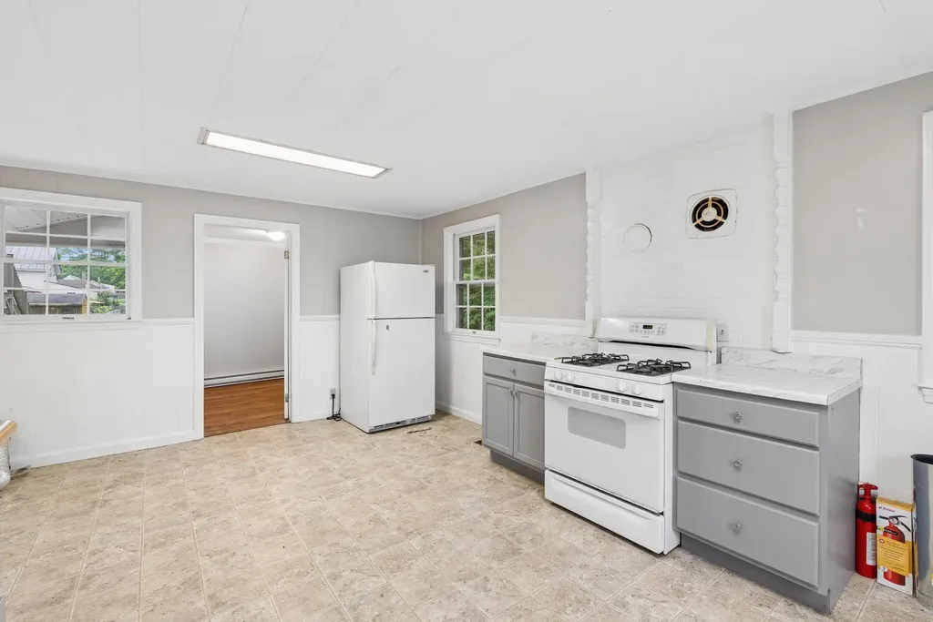 54 Edgemont Avenue Waterville ME 04901