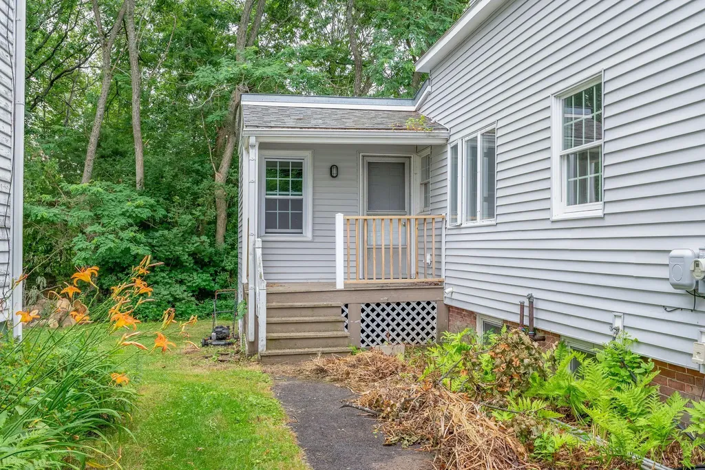 54 Edgemont Avenue Waterville ME 04901