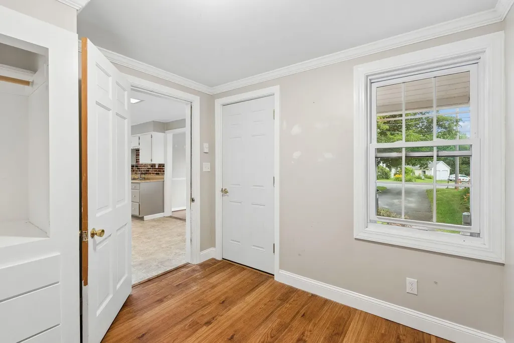 54 Edgemont Avenue Waterville ME 04901