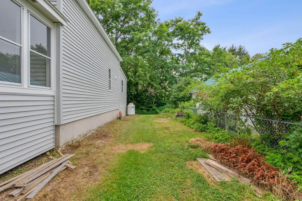 54 Edgemont Avenue Waterville ME 04901