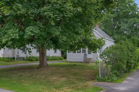 54 Edgemont Avenue Waterville ME 04901