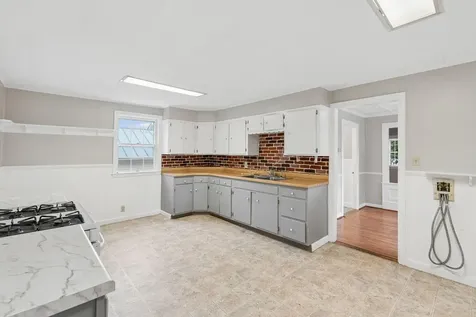 54 Edgemont Avenue Waterville ME 04901
