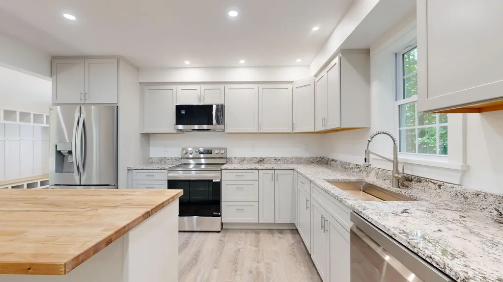 16 Snow Street Gardiner ME 04345