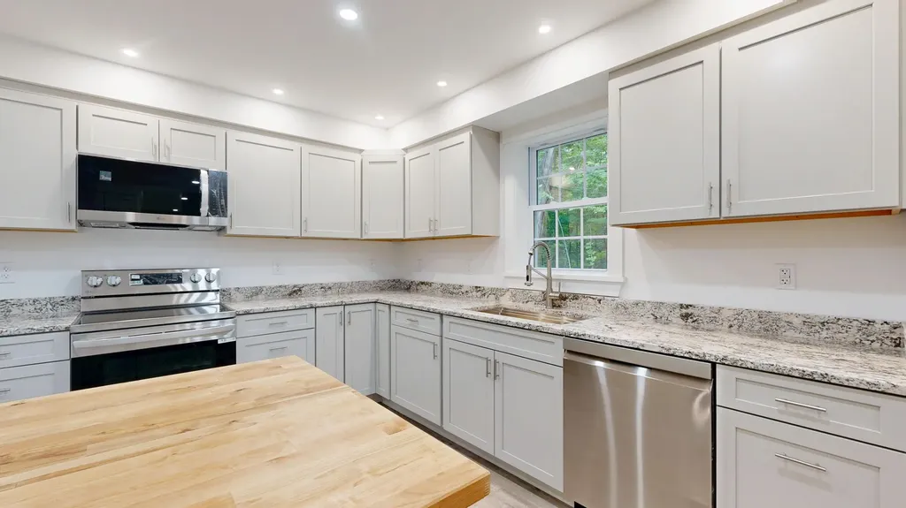 16 Snow Street Gardiner ME 04345