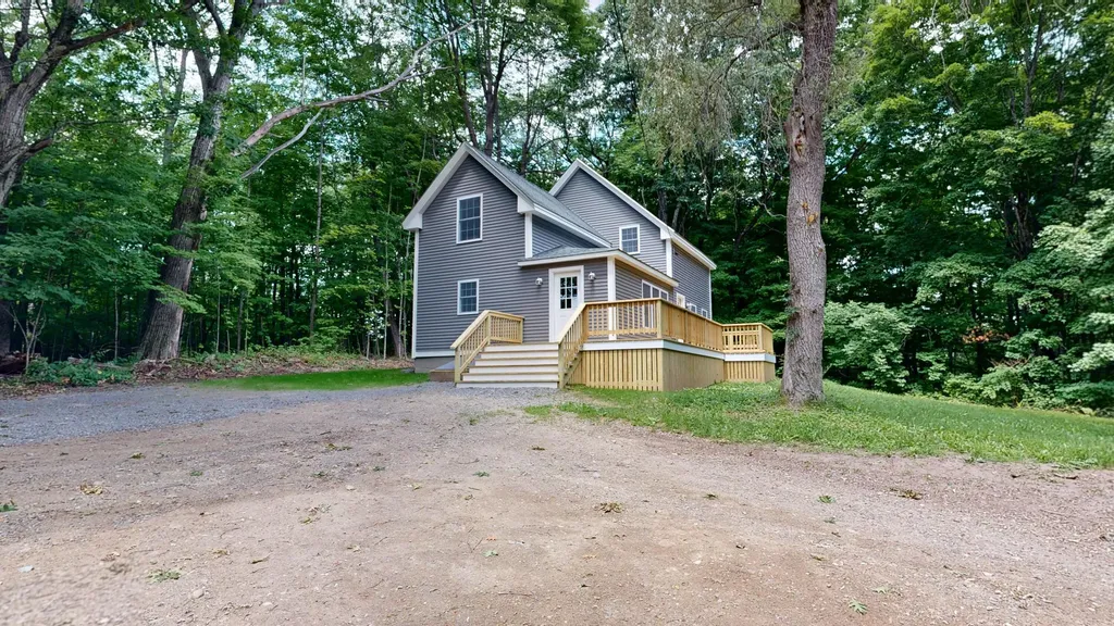 16 Snow Street Gardiner ME 04345