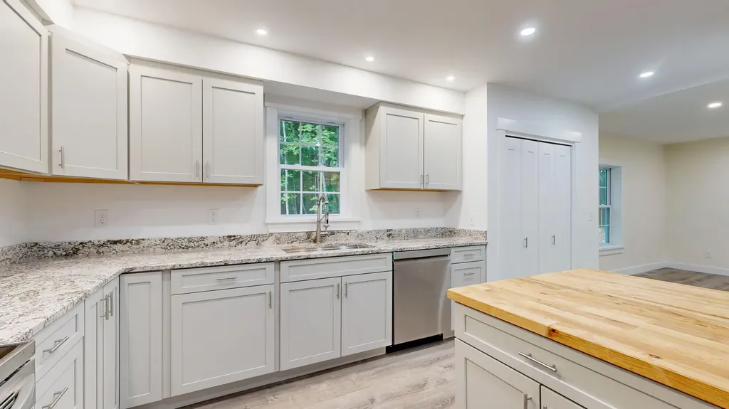 16 Snow Street Gardiner ME 04345
