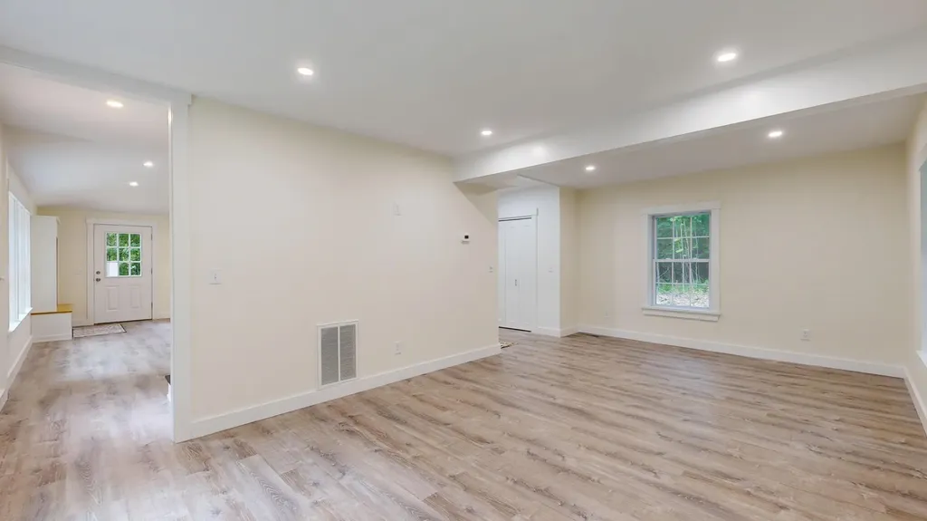 16 Snow Street Gardiner ME 04345
