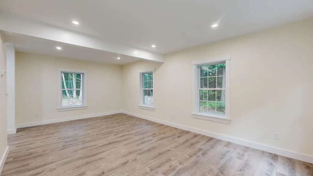 16 Snow Street Gardiner ME 04345