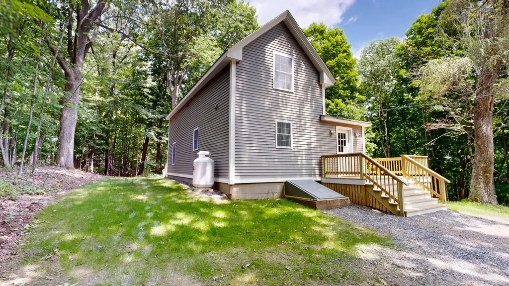 16 Snow Street Gardiner ME 04345