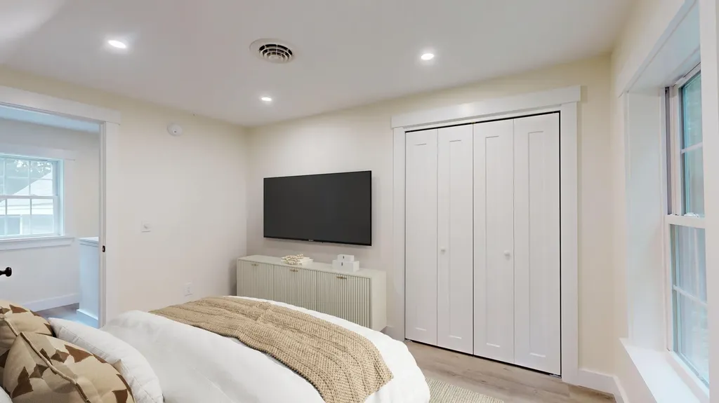 16 Snow Street Gardiner ME 04345