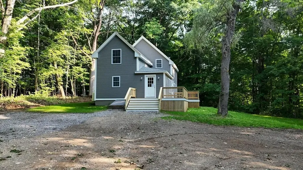 16 Snow Street Gardiner ME 04345