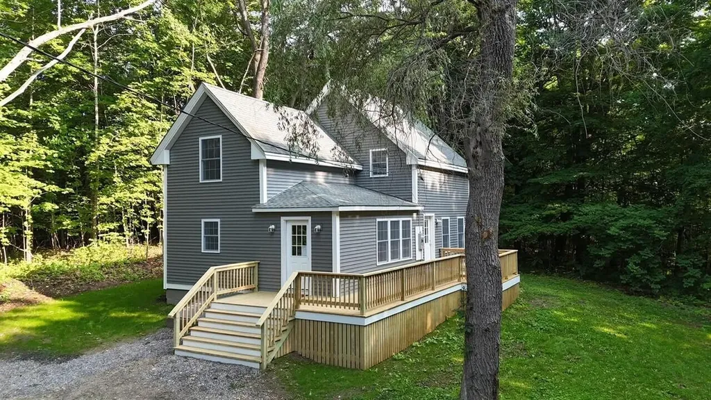 16 Snow Street Gardiner ME 04345