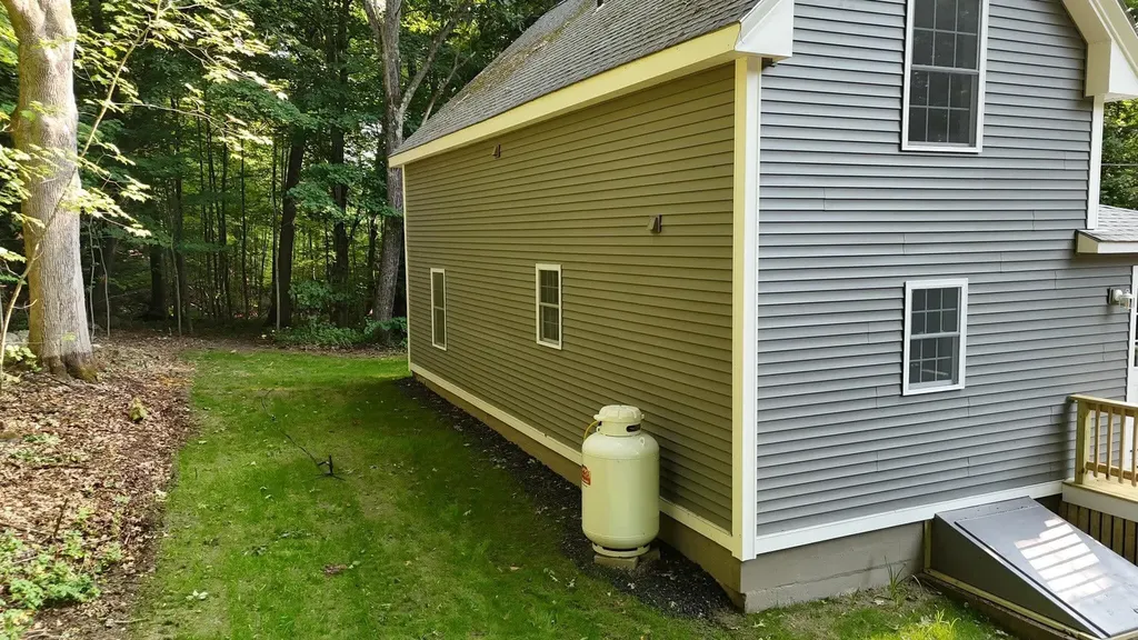 16 Snow Street Gardiner ME 04345