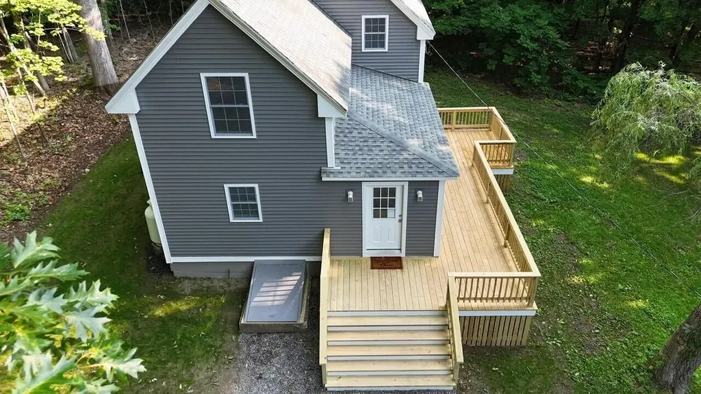 16 Snow Street Gardiner ME 04345