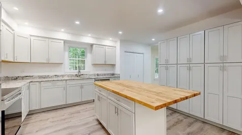 16 Snow Street Gardiner ME 04345