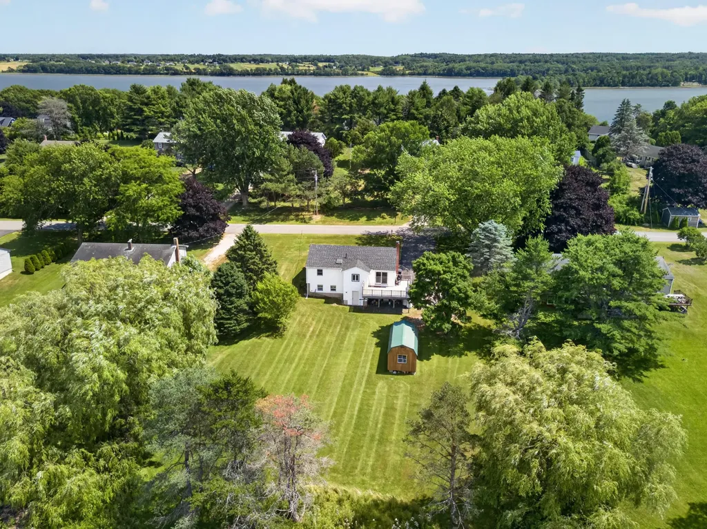 33 Sunset Street Thomaston ME 04861