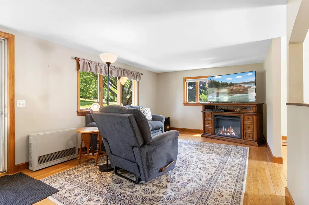 33 Sunset Street Thomaston ME 04861