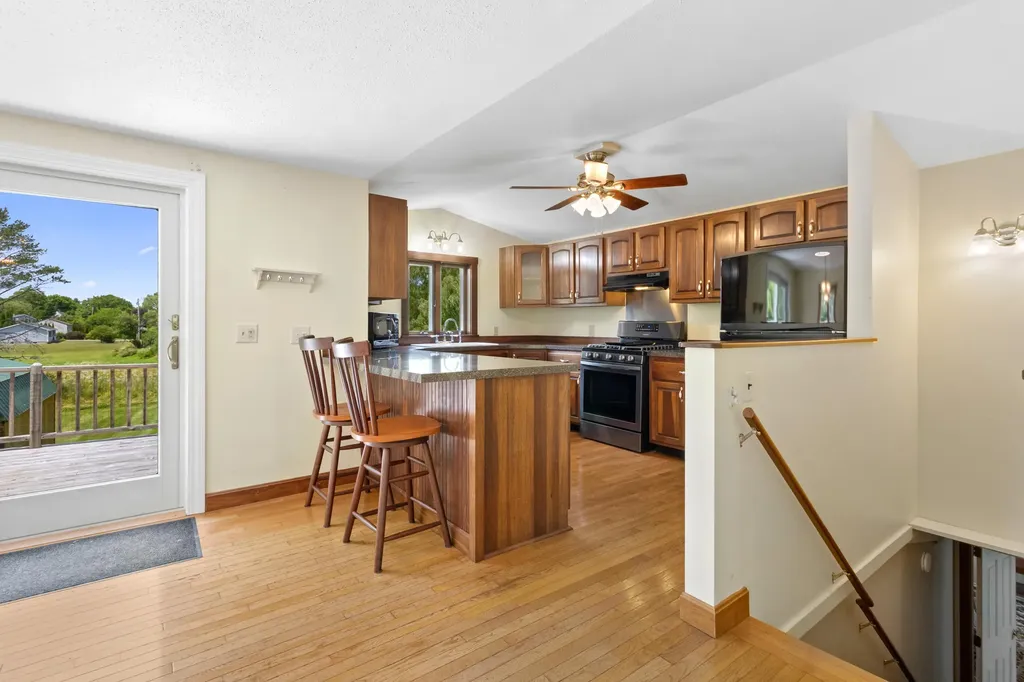 33 Sunset Street Thomaston ME 04861