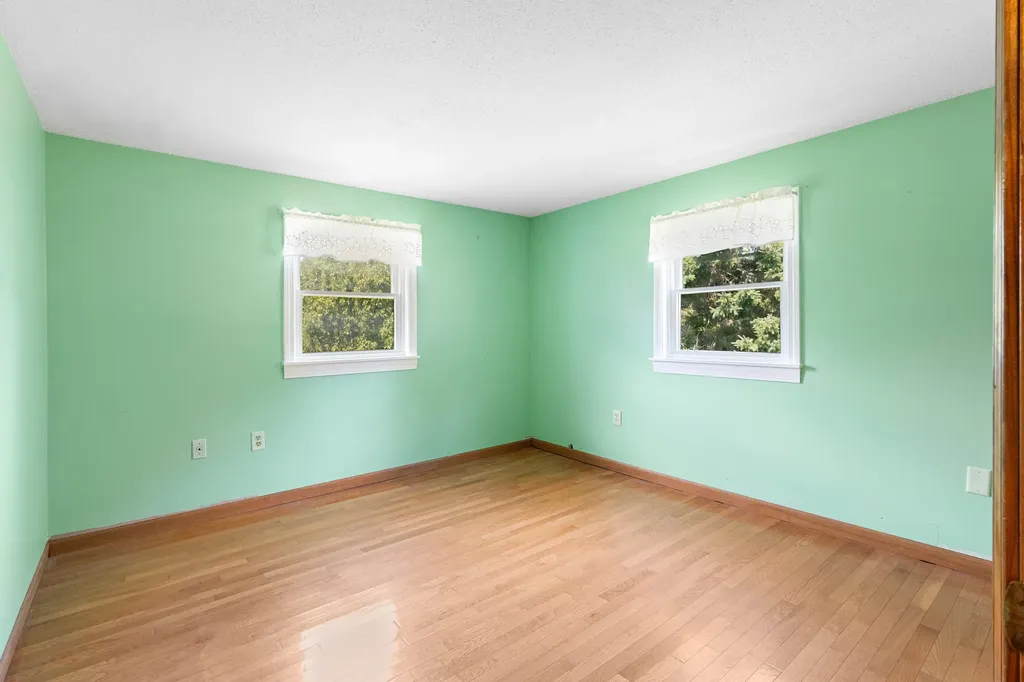 33 Sunset Street Thomaston ME 04861