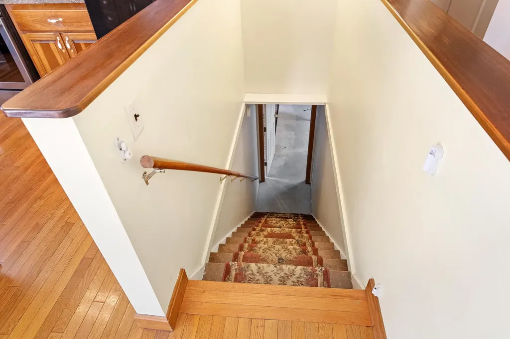 33 Sunset Street Thomaston ME 04861