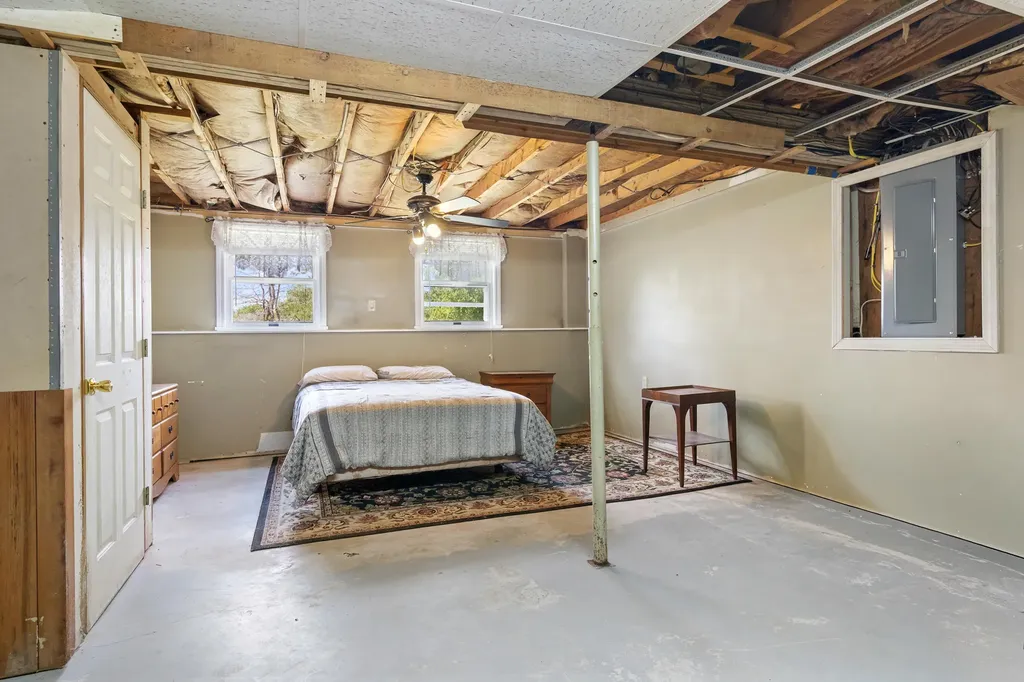 33 Sunset Street Thomaston ME 04861