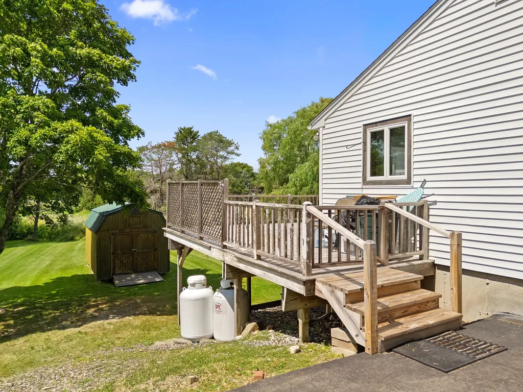 33 Sunset Street Thomaston ME 04861