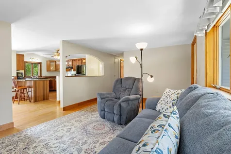 33 Sunset Street Thomaston ME 04861