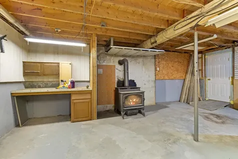 33 Sunset Street Thomaston ME 04861
