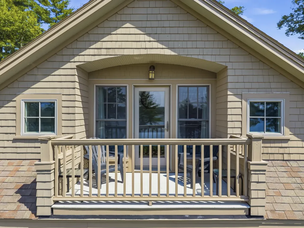 71 Village Way Edgecomb ME 04556