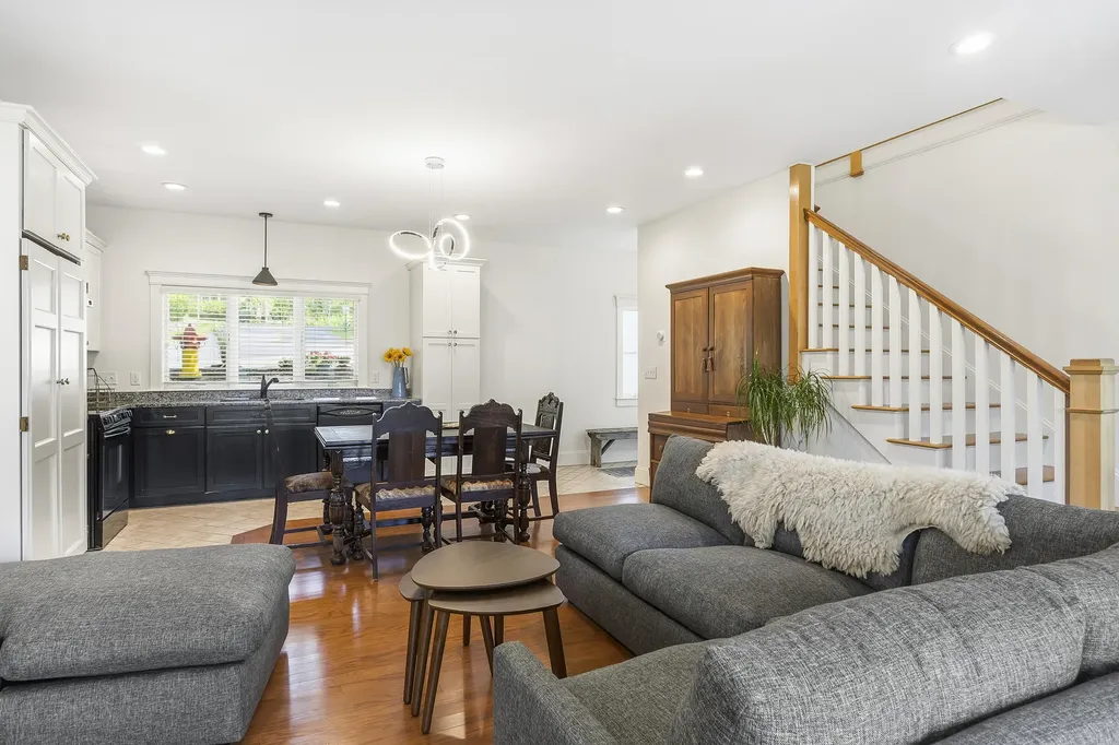 71 Village Way Edgecomb ME 04556